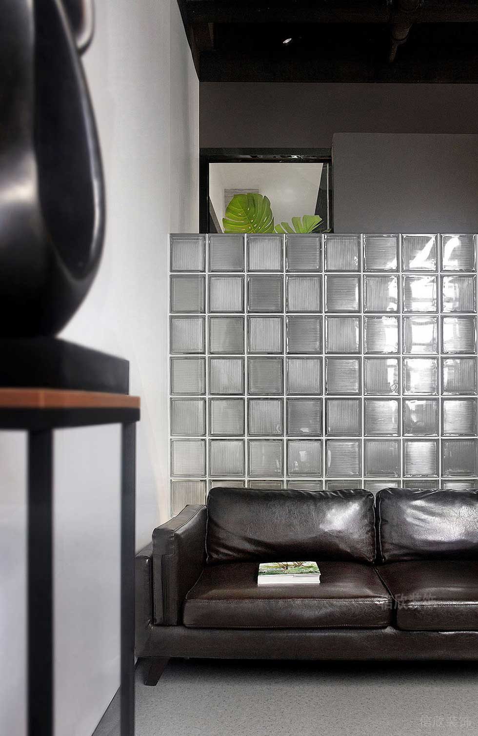 現(xiàn)代簡約風(fēng)格辦公室休息區(qū)設(shè)計圖