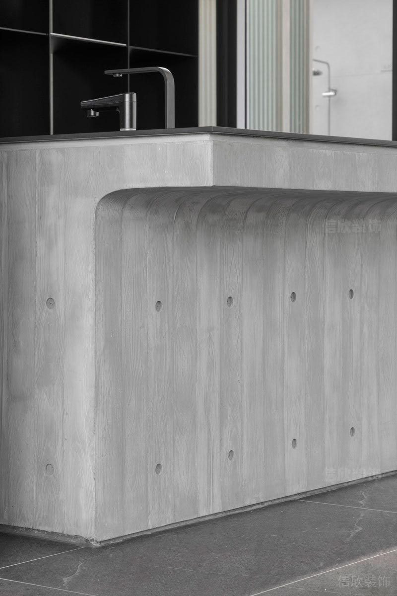 衛(wèi)生間裝修設(shè)計(jì)弧線收納柜體洞洞透氣設(shè)計(jì)全屋定制裝修效果