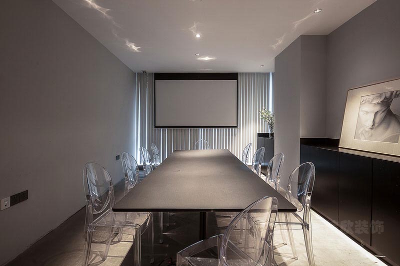 深圳南山現(xiàn)代工業(yè)風(fēng)設(shè)計公司辦公室裝修會議室 深圳南山現(xiàn)代工業(yè)風(fēng)設(shè)計公司辦公室裝修會議室