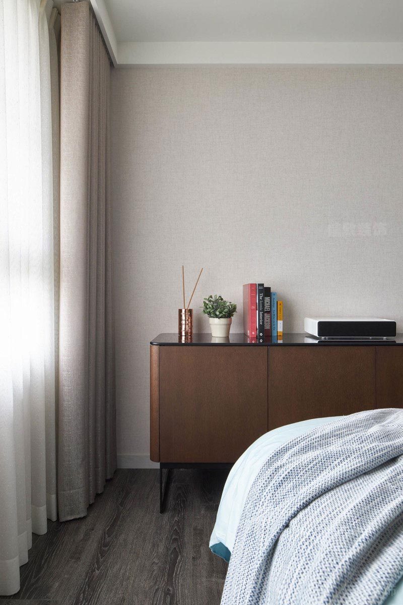 深圳市羅湖區(qū)東方鳳雅名苑主臥