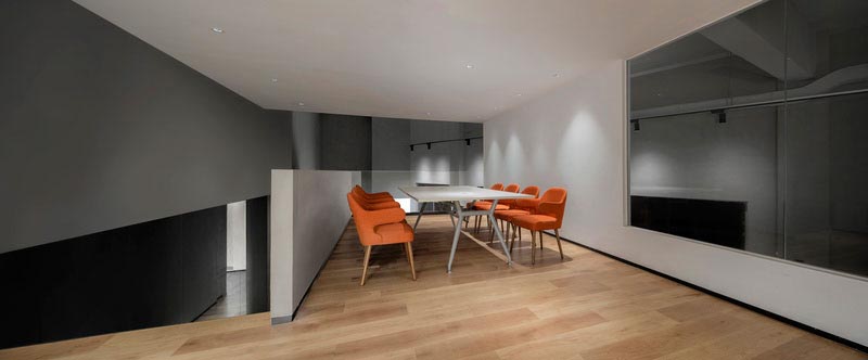 福田辦公室小會(huì)議室裝修圖