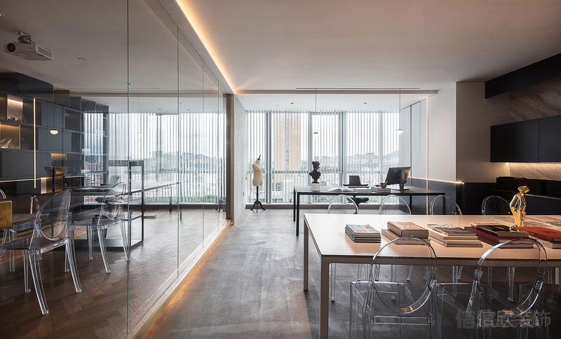 深圳南山現(xiàn)代工業(yè)風(fēng)設(shè)計公司辦公室裝修燈光效果 深圳南山現(xiàn)代工業(yè)風(fēng)設(shè)計公司辦公室裝修燈光效果