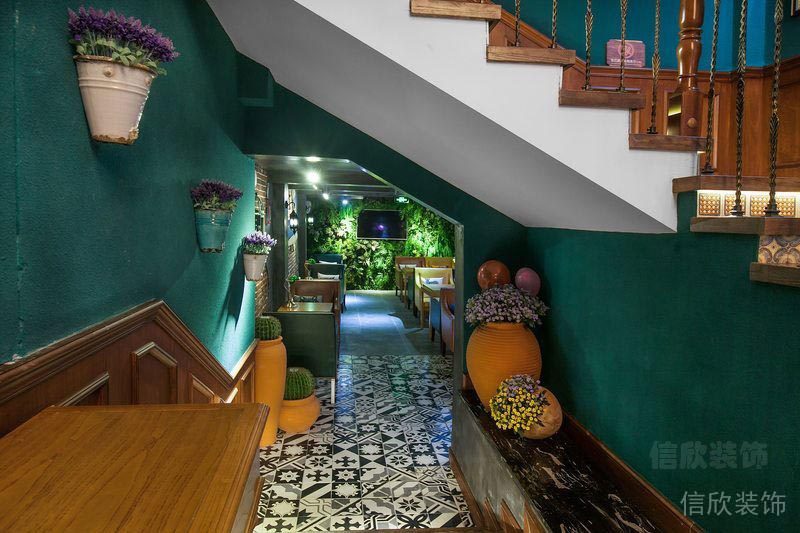 深圳前海餐飲裝修設(shè)計(jì)公司案例 樓梯過道