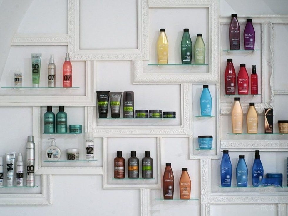 相框裝修設(shè)計墻體收納玻璃展柜店鋪古典復(fù)古裝修設(shè)計理發(fā)店店鋪設(shè)計圖