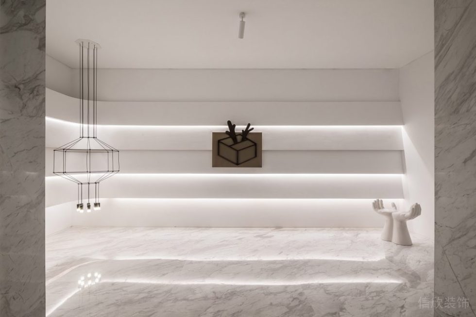 輕奢風(fēng)愛(ài)馬仕灰色白花瓷磚普通大廳入戶收納墻柜效果圖工作室裝修