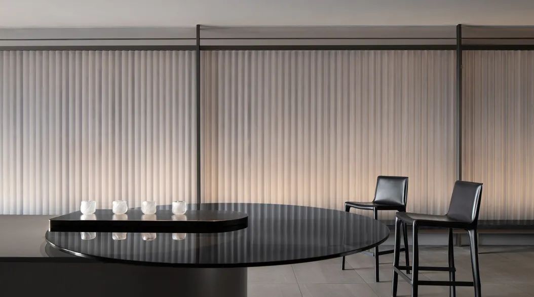 深圳龍華300平方簡(jiǎn)約風(fēng)格辦公室裝修家具組合