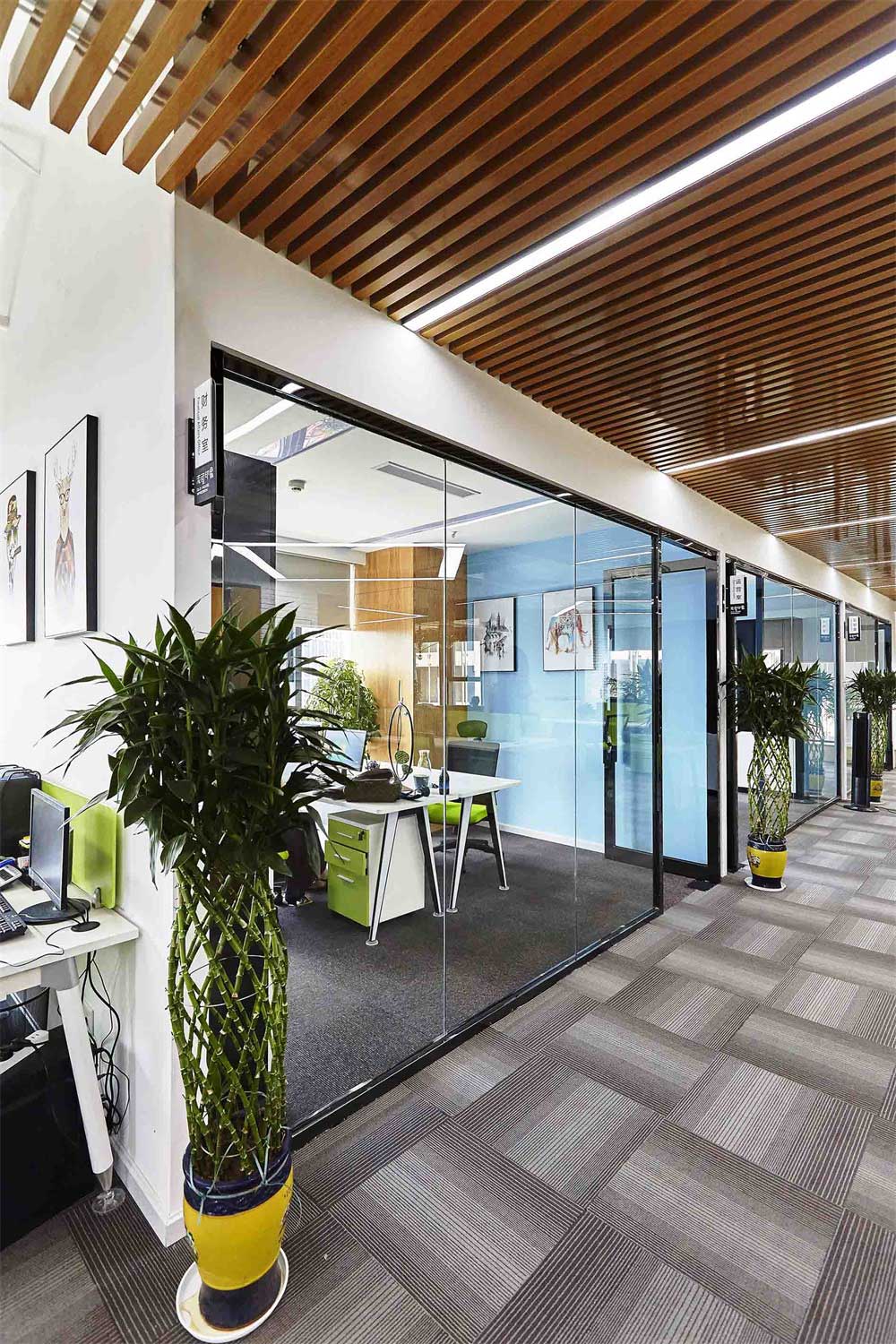 深圳市羅湖800平現(xiàn)代風(fēng)辦公室裝修走廊 深圳市羅湖800平現(xiàn)代風(fēng)辦公室裝修走廊