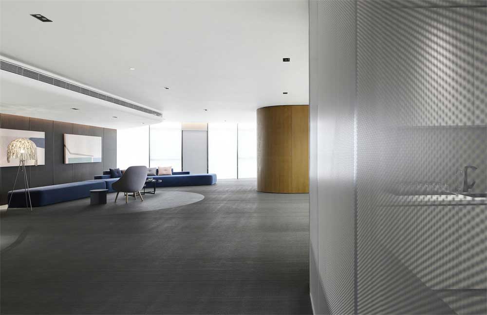 深圳市寶安1000平現(xiàn)代風(fēng)格辦公室裝修設(shè)計(jì)會(huì)客區(qū)