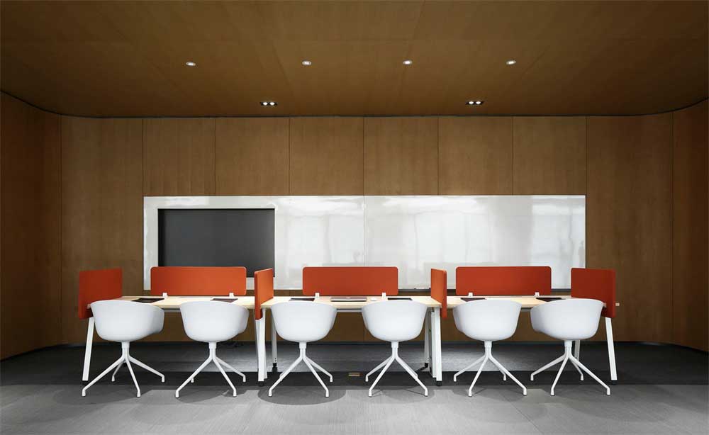 深圳市寶安1000平現(xiàn)代風(fēng)格辦公室裝修設(shè)計(jì)辦公區(qū)