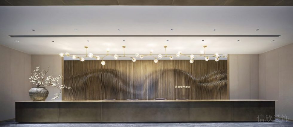 輕奢風直線式大堂裝修效果創(chuàng)意背景板漸變金屬刺繡工藝中國風辦公室