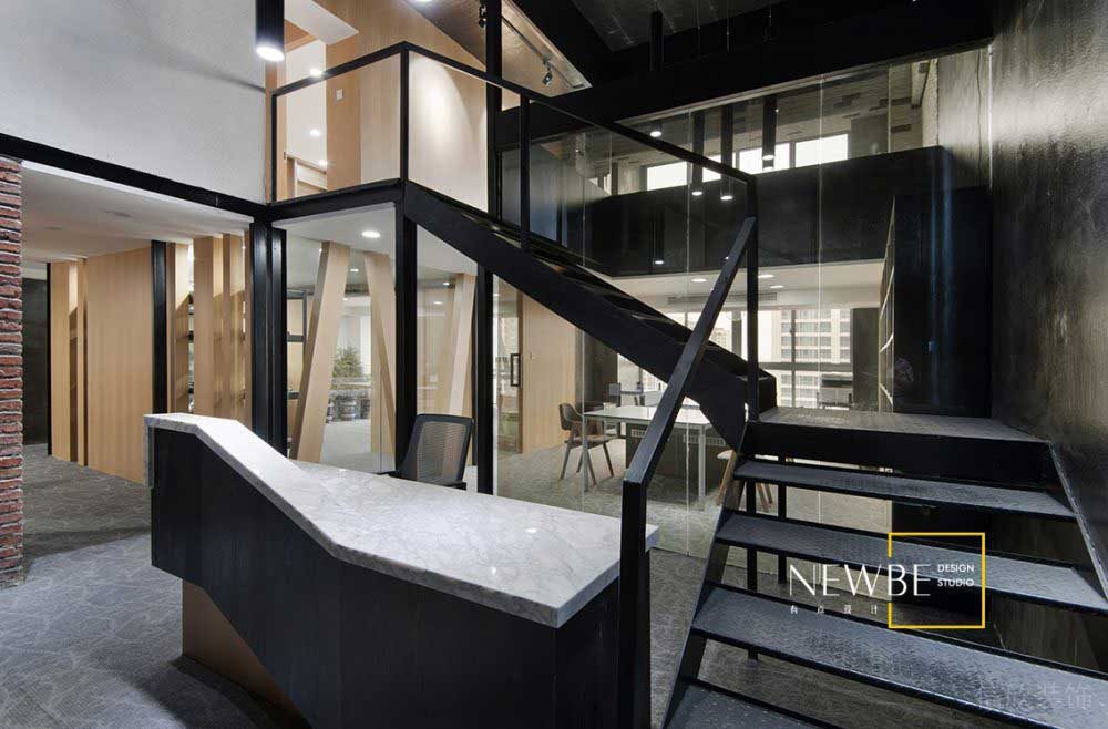 大理石創(chuàng)意造型接待桌玻璃防護半墻設(shè)計黑白色調(diào)效果圖辦公室