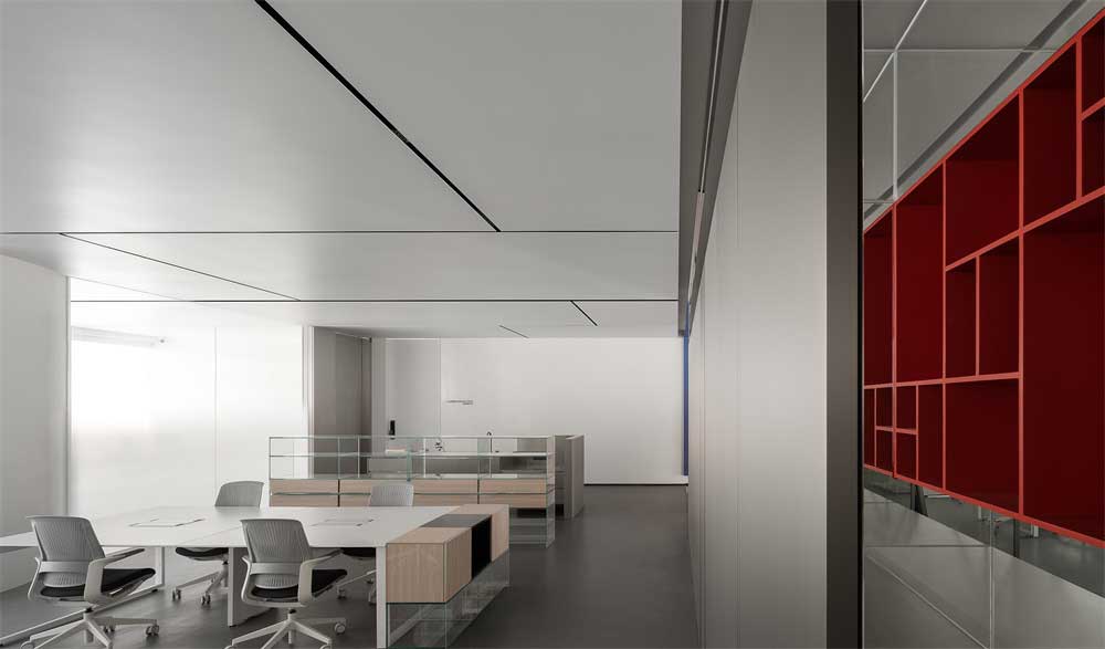 深圳福田800平方現(xiàn)代簡約風(fēng)格辦公室裝修辦公區(qū)磨砂玻璃隔斷 深圳福田800平方現(xiàn)代簡約風(fēng)格辦公室裝修辦公區(qū)磨砂玻璃隔斷