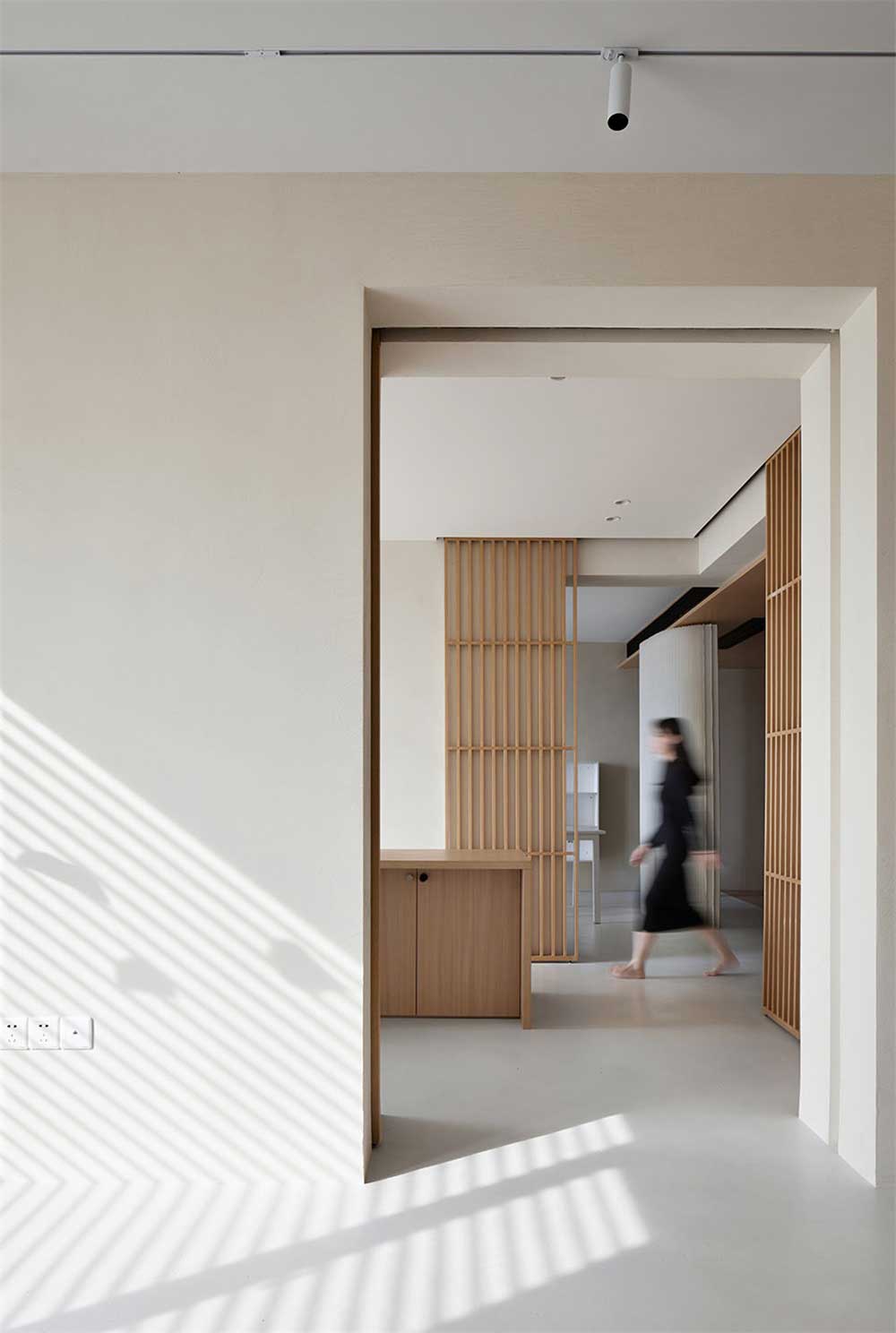 深圳南山500平方極簡風(fēng)格辦公室裝修地面材料