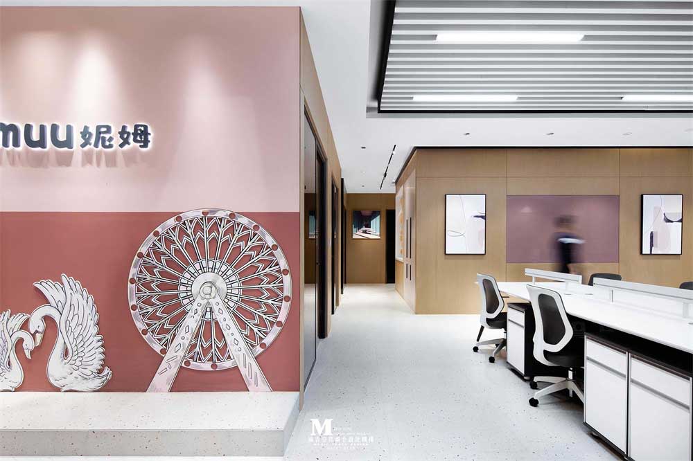 深圳市羅湖區(qū)元素組合辦公室設(shè)計(jì)裝修過(guò)道