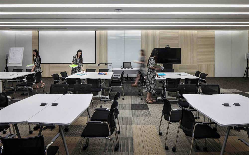 深圳福田500平方現(xiàn)代風(fēng)格辦公室裝修多功能會(huì)議室