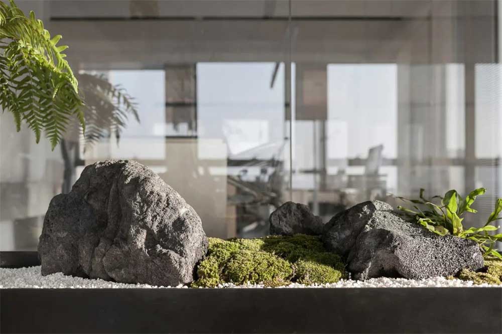 深圳寶安300平方極簡風(fēng)格辦公室裝修石藝景觀