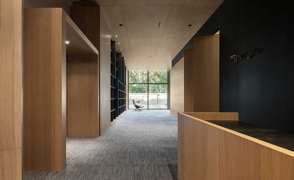 深圳市龍華1200平原木風辦公室裝修設計前臺 深圳市龍華1200平原木風辦公室裝修設計前臺