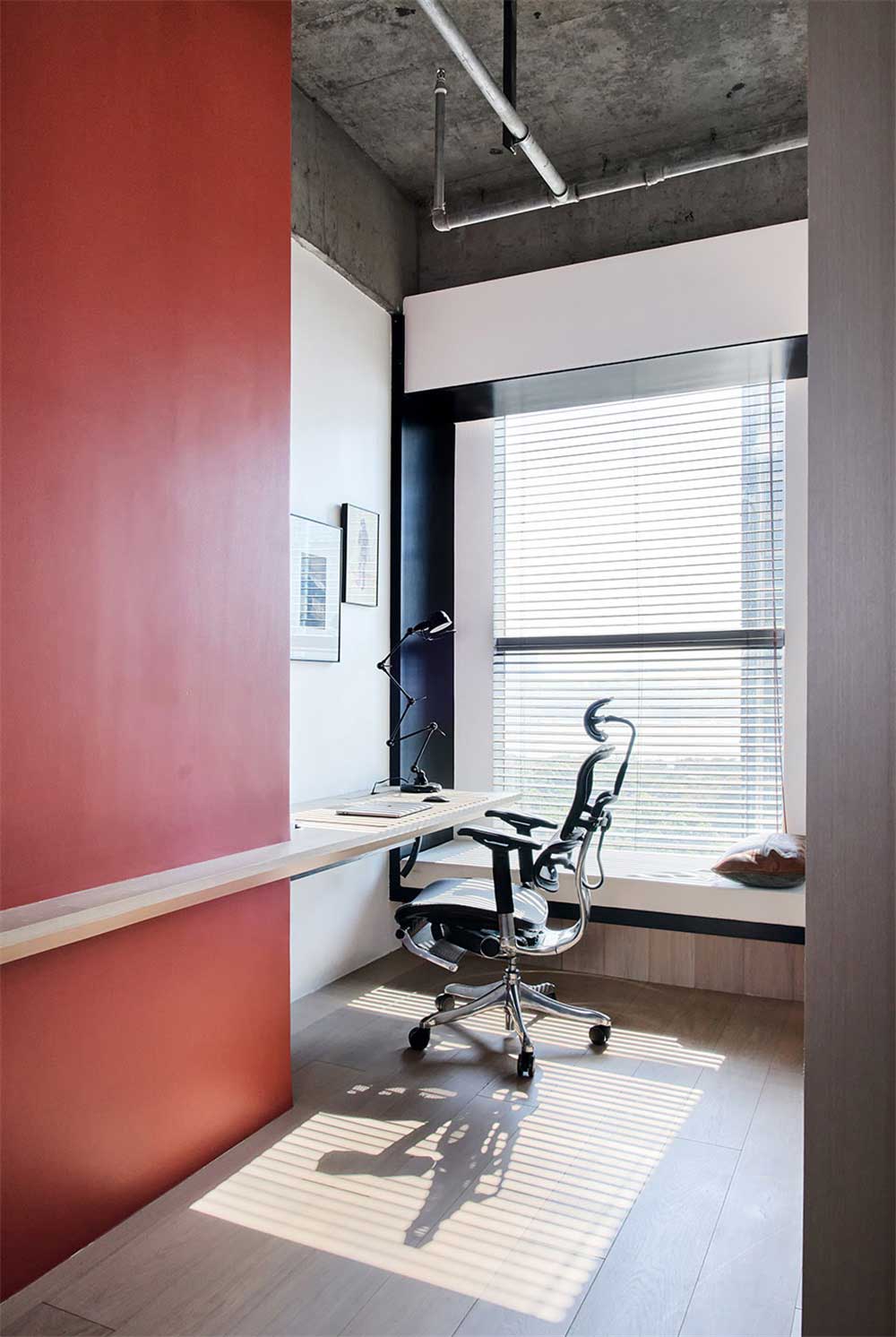 現(xiàn)代家庭公寓式辦公室裝修設(shè)計(jì)工作區(qū) 現(xiàn)代家庭公寓式辦公室裝修設(shè)計(jì)工作區(qū)