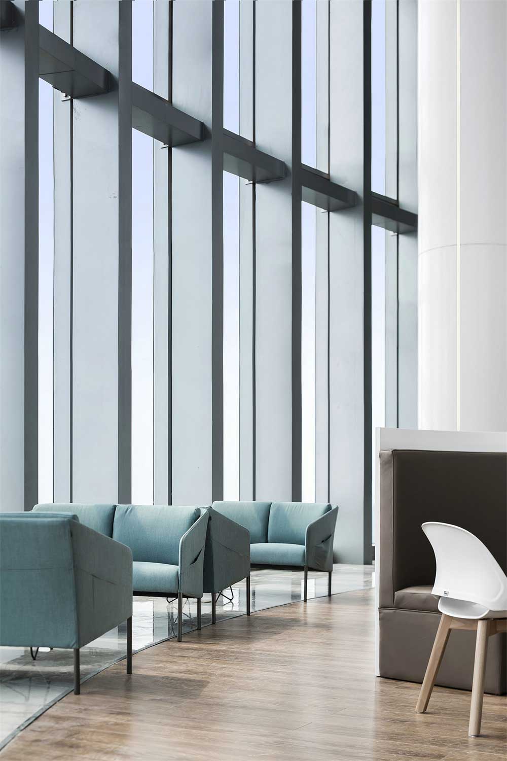 深圳市南山區科技園現代簡約辦公室沙發設計