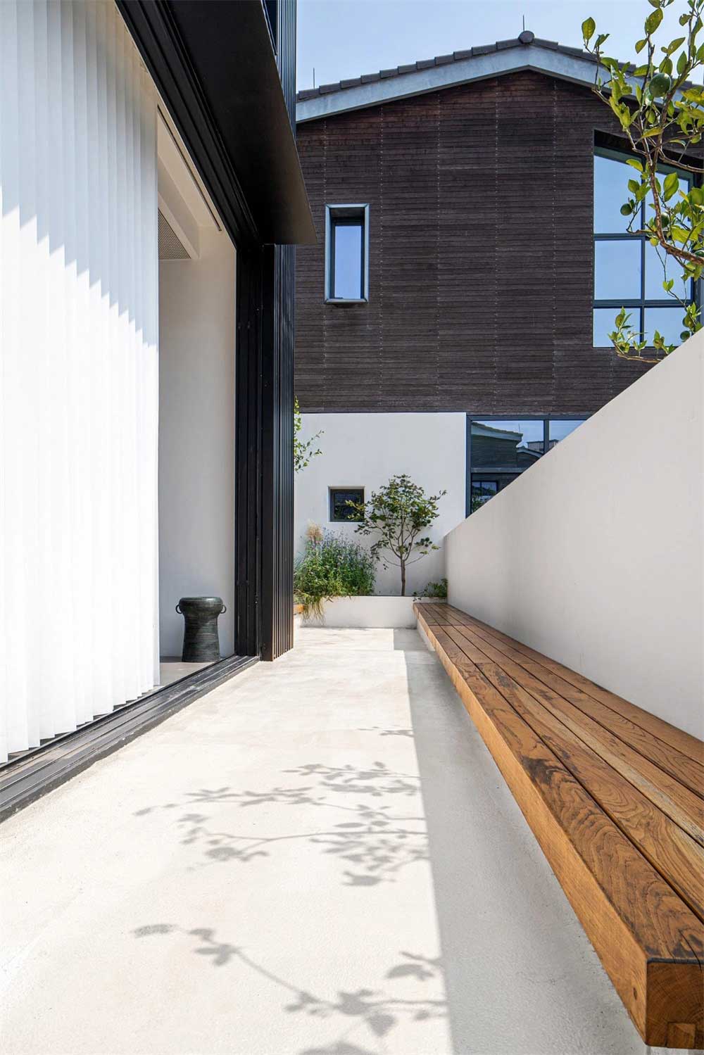 深圳市寶安區(qū)辦公室設(shè)計(jì)裝修庭院 深圳市寶安區(qū)辦公室設(shè)計(jì)裝修庭院