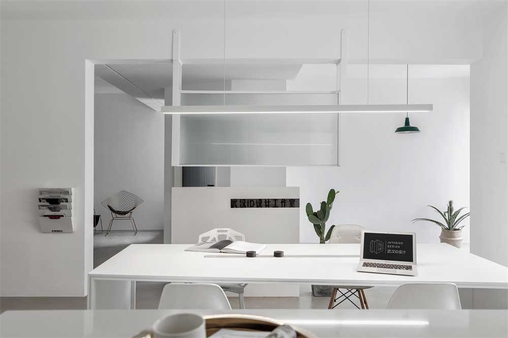 深圳市龍崗80平米現(xiàn)代風(fēng)辦公室裝修設(shè)計辦公區(qū)