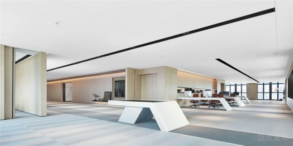 大辦公室辦公區(qū)胡桃木木飾面裝修設(shè)計圖