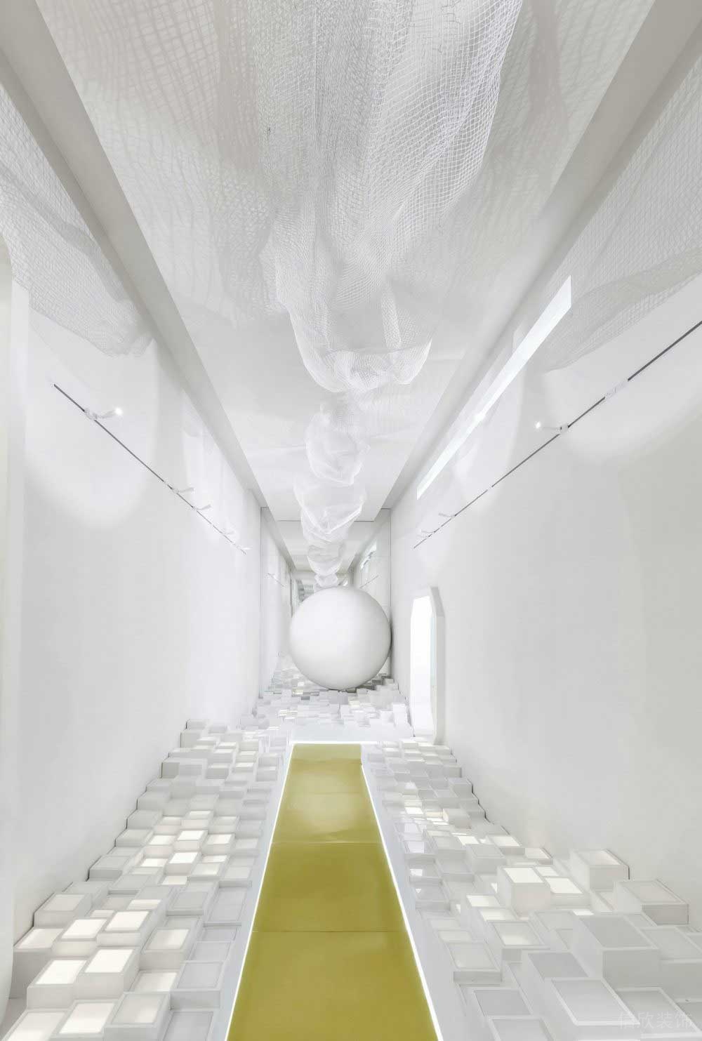 純白現(xiàn)代簡(jiǎn)約芥末黃過(guò)道創(chuàng)意效果工作室