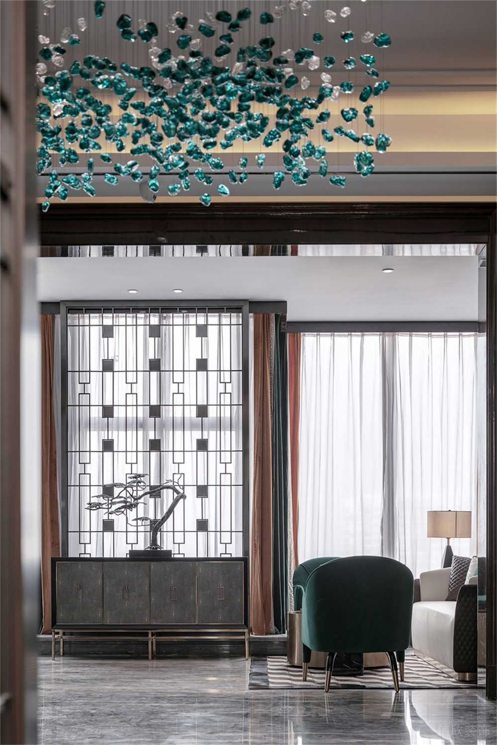 水晶吊頂辦公室裝修輕奢風接待區(qū)效果