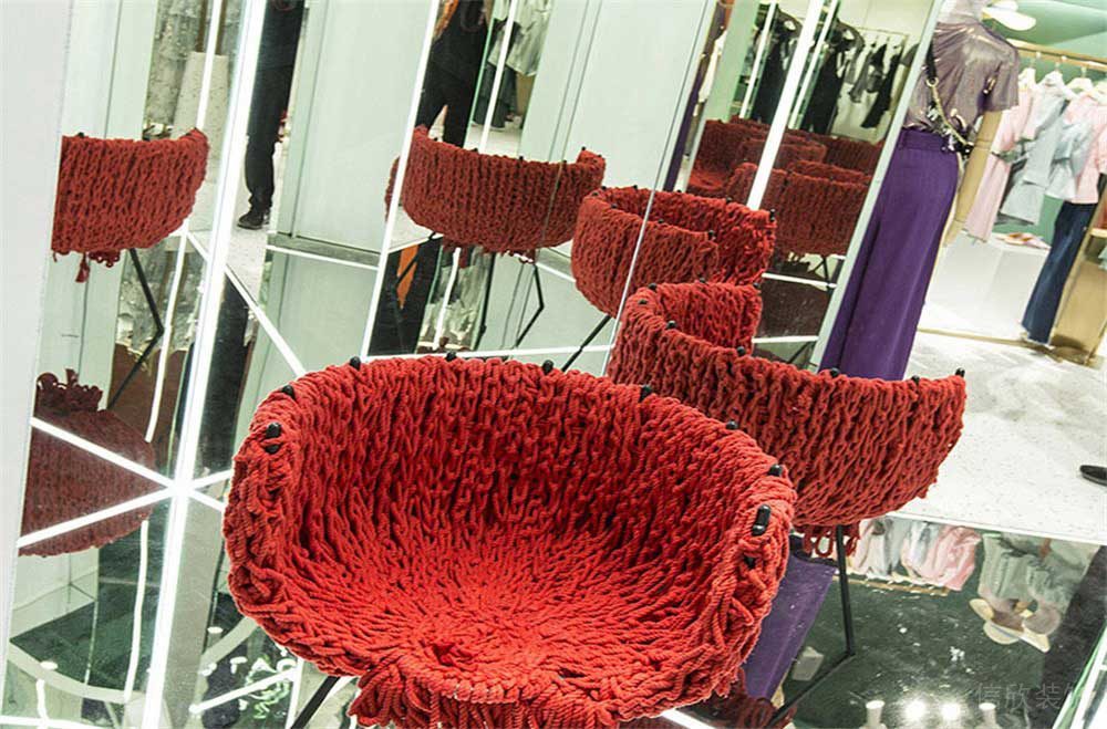 聯(lián)曼服裝店裝修設(shè)計方案10