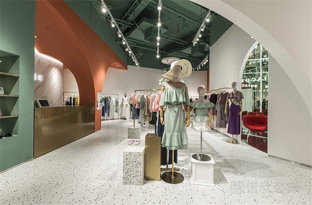 聯(lián)曼服裝店裝修設(shè)計方案11