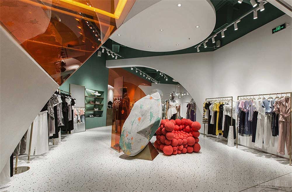 聯(lián)曼服裝店裝修設計方案3