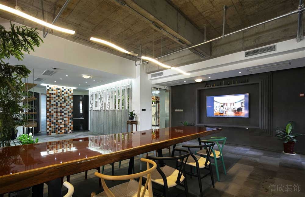 深圳南山香江金融中心工業(yè)風(fēng)辦公室裝修設(shè)計(jì)案例會議區(qū)效果圖