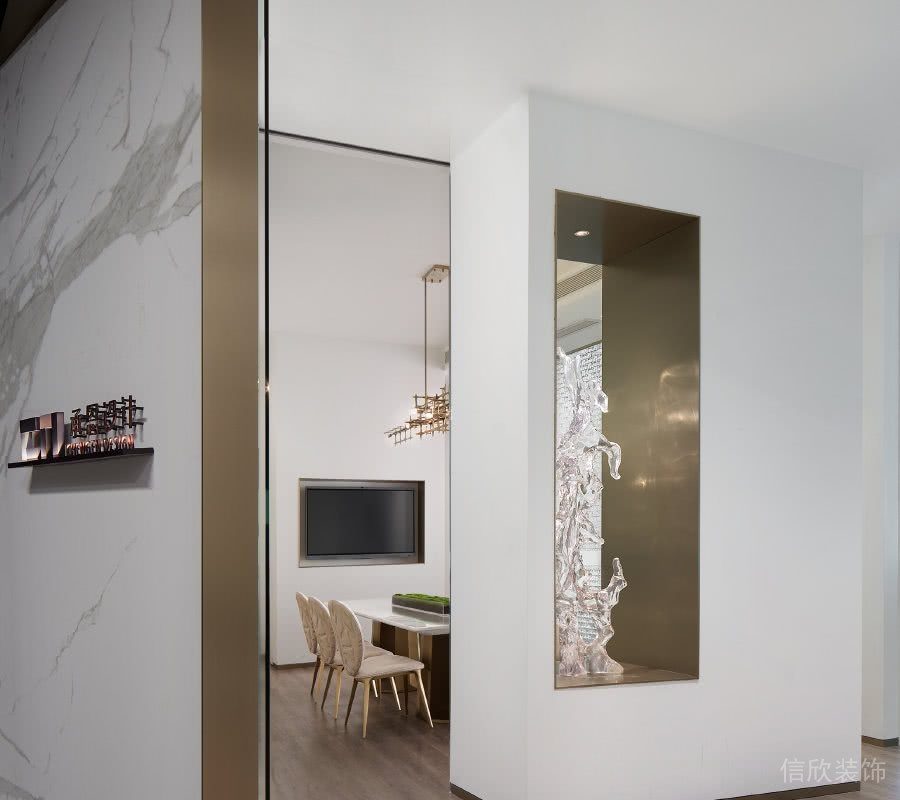 現(xiàn)代公司客戶接待區(qū)實木設(shè)計開放式鏤空墻體金色效果圖