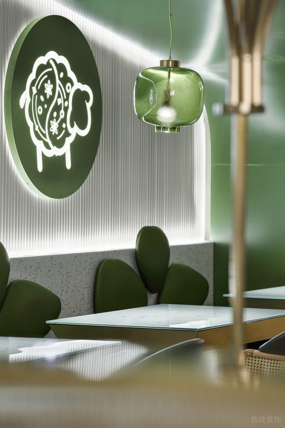 深圳南山海上世界現代風格火鍋餐廳裝修案例藝術吊燈 深圳南山海上世界現代風格火鍋餐廳裝修案例藝術吊燈