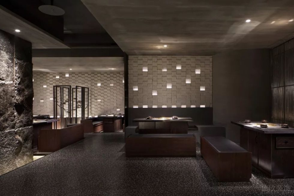 深圳南山海印長城新中式風格烤肉餐廳裝修案例白麻花崗石火燒板背景墻 深圳南山海印長城新中式風格烤肉餐廳裝修案例白麻花崗石火燒板背景墻