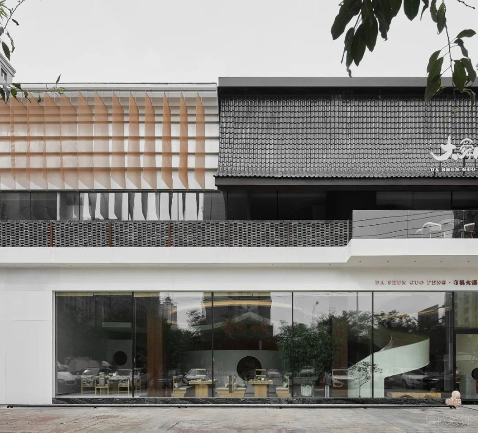 深圳南山星海名城新中式風(fēng)格火鍋店裝修案例外立面門頭形象 深圳南山星海名城新中式風(fēng)格火鍋店裝修案例外立面門頭形象