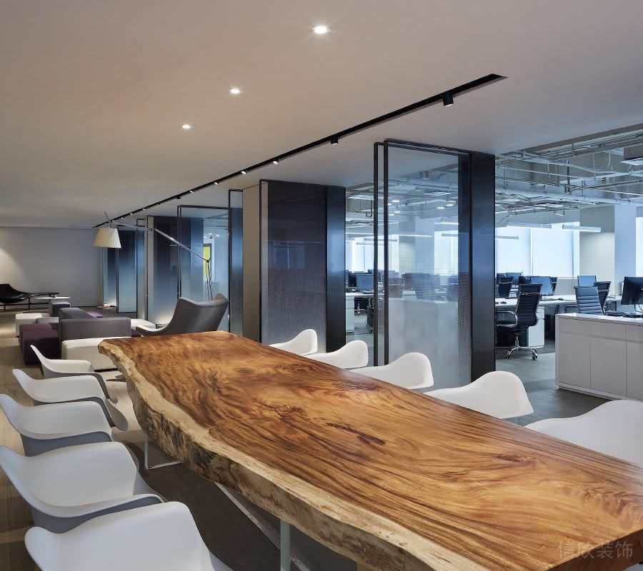 總經(jīng)理辦公室裝修原樹木接待會(huì)議桌