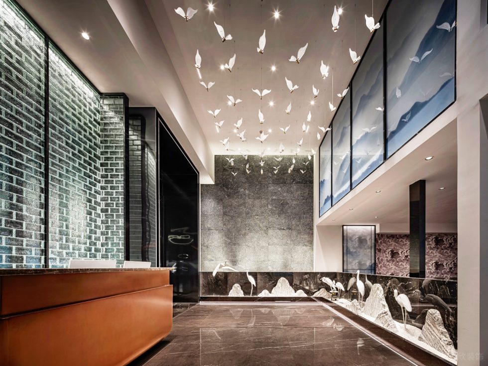 深圳龍華保利悅都現(xiàn)代新中式風(fēng)格江浙菜餐廳裝修案例一層接待廳天花藝術(shù)吊飾 深圳龍華保利悅都現(xiàn)代新中式風(fēng)格江浙菜餐廳裝修案例一層接待廳天花藝術(shù)吊飾