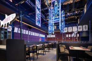 深圳羅湖九龍城現(xiàn)代科幻風烤魚餐廳裝修案例大廳效果圖