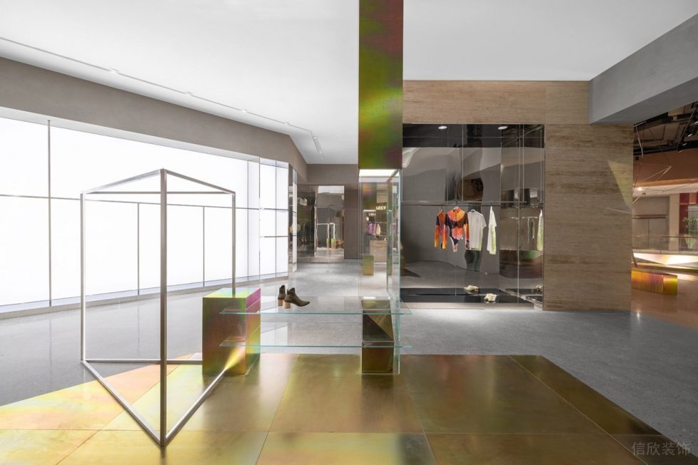 深圳市龍崗區(qū)龍崗中心城x Select 服裝店買(mǎi)手店裝修設(shè)計(jì)金屬玻璃島臺(tái)