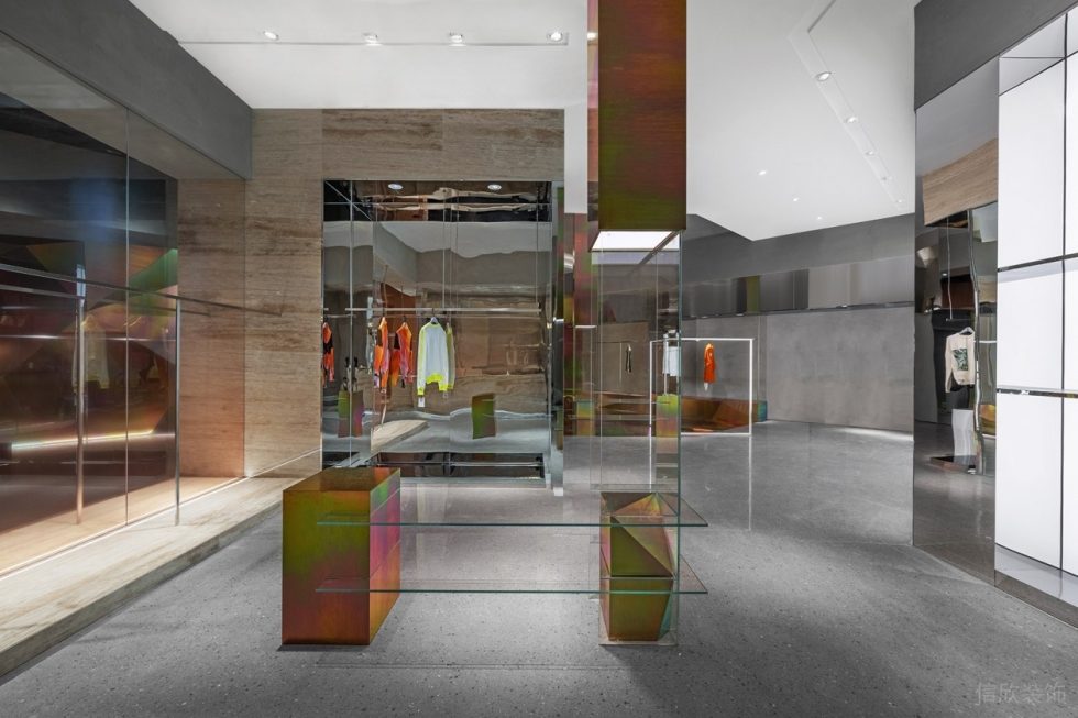 深圳市龍崗區(qū)龍崗中心城x Select 服裝店買(mǎi)手店裝修設(shè)計(jì)灰色瓷磚地面