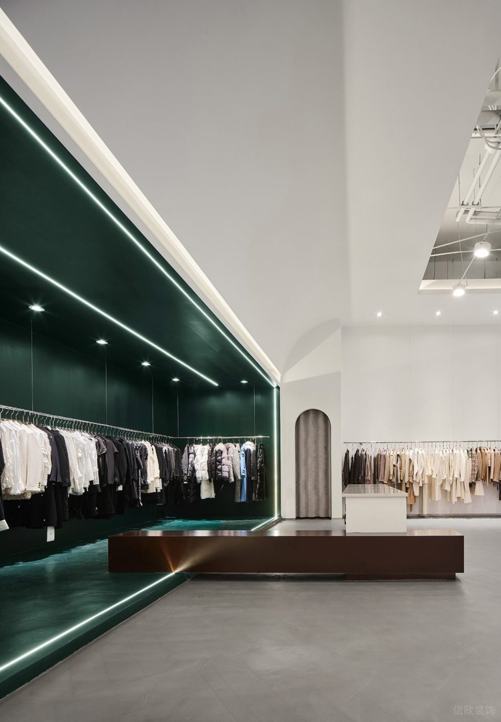 深圳市南山區南頭現代風rain & Snow.hby買手店裝修設計綠色燈光衣服展柜 深圳市南山區南頭現代風rain & Snow.hby買手店裝修設計綠色燈光衣服展柜