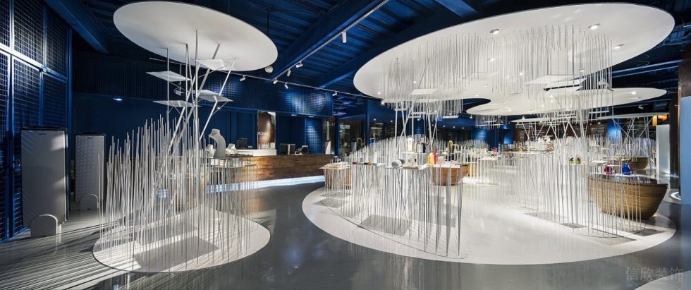 深圳市南山中心城現代風“老廠房”751時尚買手店裝修設計藍色鋼結構頂面 深圳市南山中心城現代風“老廠房”751時尚買手店裝修設計藍色鋼結構頂面