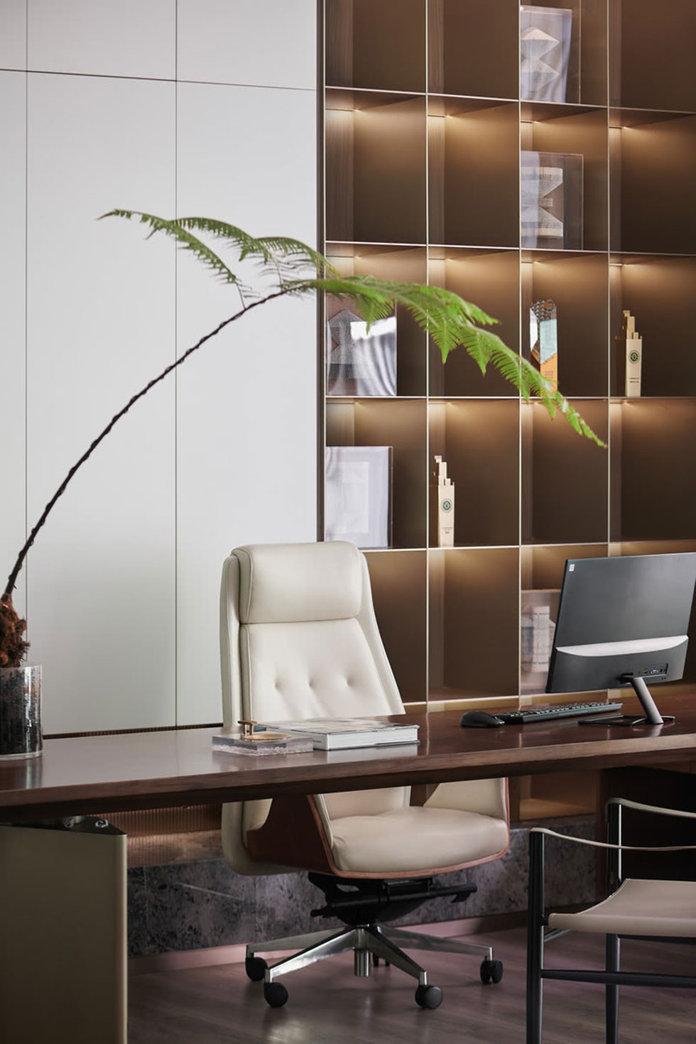 總經(jīng)理辦公室實(shí)木辦公桌米色皮質(zhì)大班椅 總經(jīng)理辦公室實(shí)木辦公桌米色皮質(zhì)大班椅