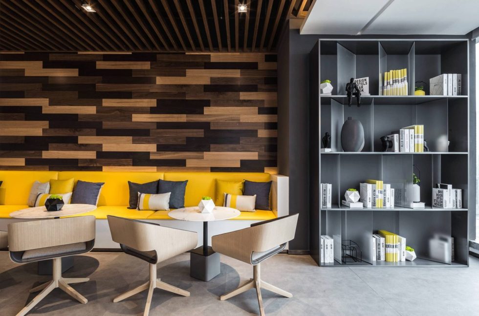 深圳南山香江金融中心300平方米現代工業風公司裝修案例休閑區灰色烤漆裝飾展示柜 深圳南山香江金融中心300平方米現代工業風公司裝修案例休閑區灰色烤漆裝飾展示柜