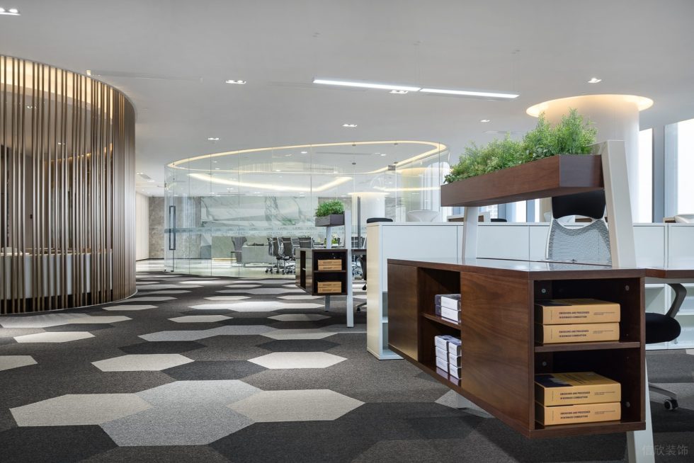 深圳南山振業(yè)國(guó)際商務(wù)中心800平方米現(xiàn)代輕奢風(fēng)辦公室裝修案例天花 深圳南山振業(yè)國(guó)際商務(wù)中心800平方米現(xiàn)代輕奢風(fēng)辦公室裝修案例天花
