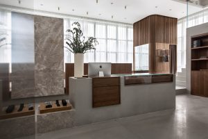 深圳市寶安區(qū)松崗現(xiàn)代風redefine西服定制店裝修設(shè)計前臺