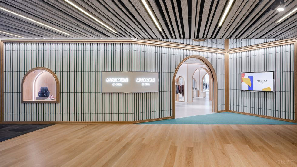 深圳市寶安區(qū)沙井現(xiàn)代風(fēng)艾派零售店裝修設(shè)計(jì)白色條形天花吊頂 深圳市寶安區(qū)沙井現(xiàn)代風(fēng)艾派零售店裝修設(shè)計(jì)白色條形天花吊頂