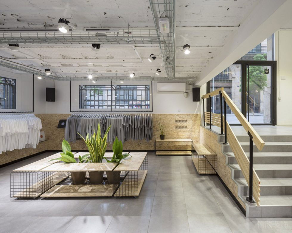 工業(yè)風(fēng)服裝店裝修設(shè)計大廳