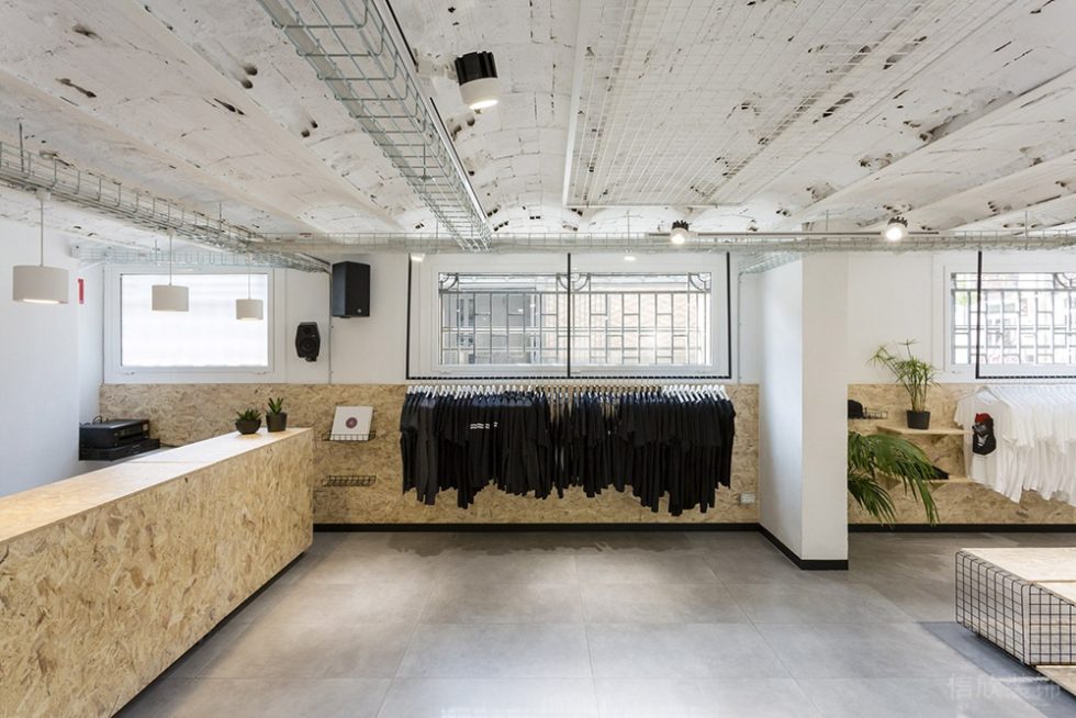 深圳市寶安區(qū)石巖巴塞羅那clap Studio的suara服裝店裝修設(shè)計效果圖